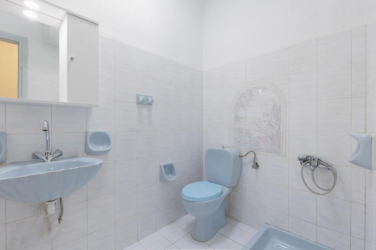 Marina Beachfront Apartment By Konnect, Ypsos Exterior foto